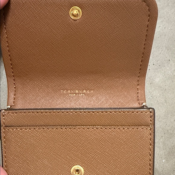 Tory Burch Tan Keychain Wallet with Gold Accents - Picture 2 of 7